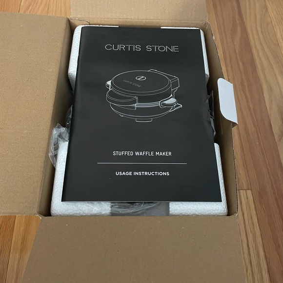 Curtis Stone Stuffed Waffle Maker - Picture 3 of 5